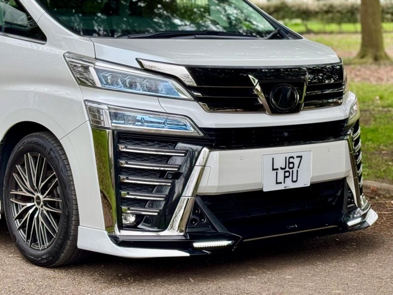 TOYOTA VELLFIRE
