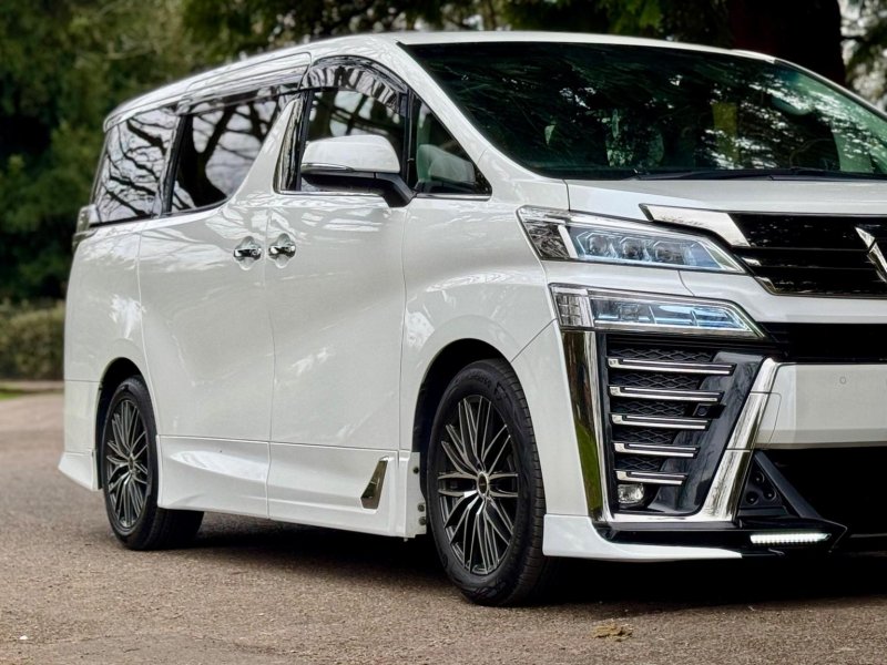 TOYOTA VELLFIRE