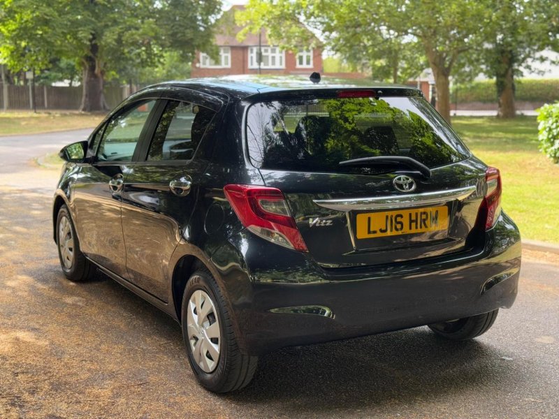 TOYOTA VITZ