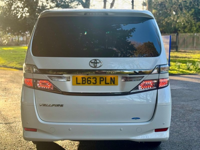 TOYOTA VELLFIRE