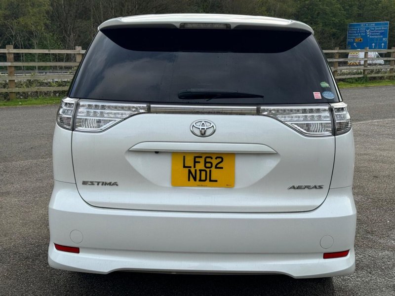 TOYOTA ESTIMA