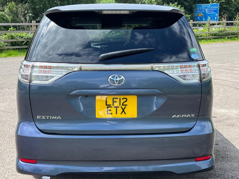 TOYOTA ESTIMA
