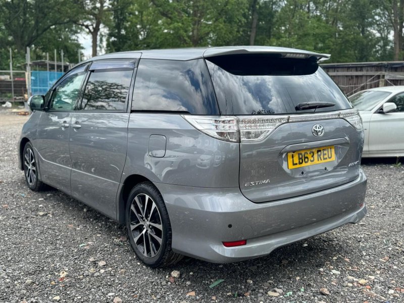TOYOTA ESTIMA