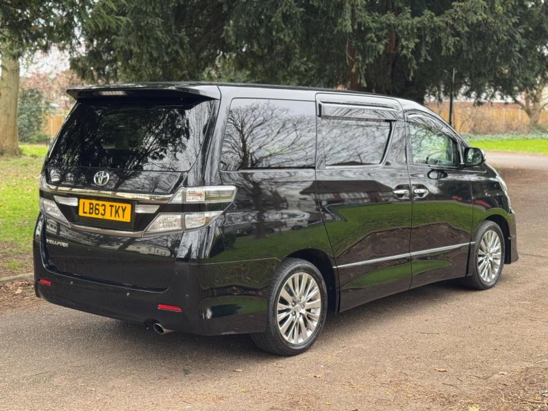 TOYOTA VELLFIRE