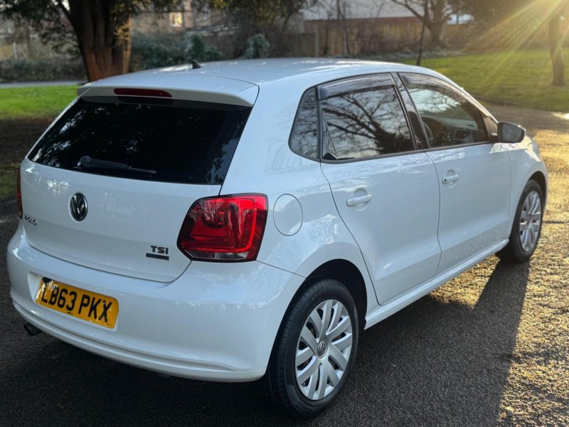 VOLKSWAGEN POLO