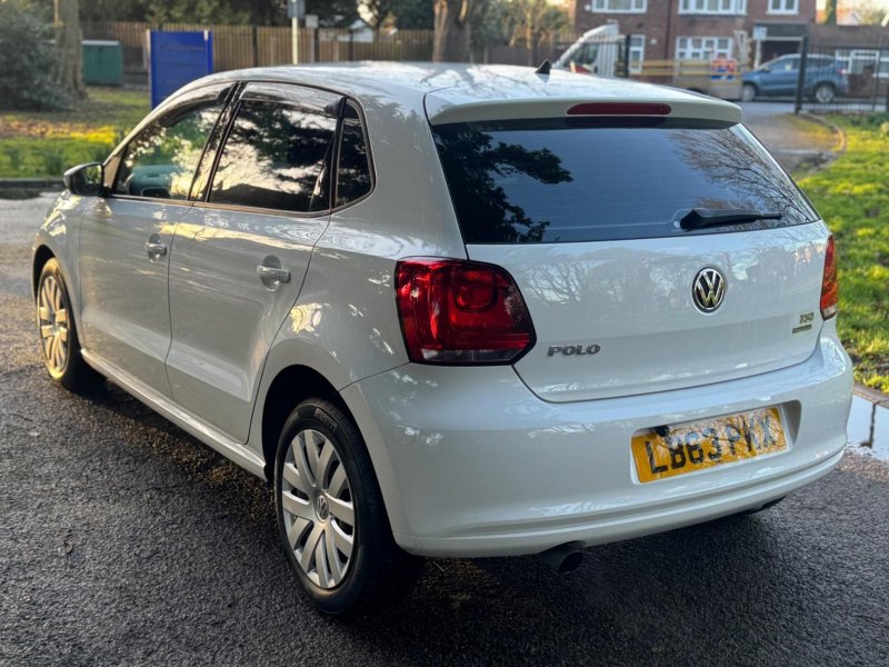 VOLKSWAGEN POLO