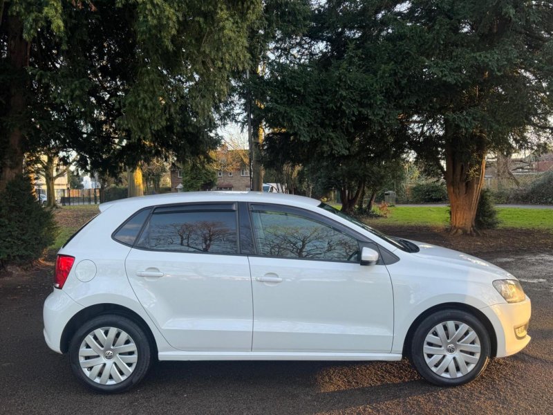 VOLKSWAGEN POLO