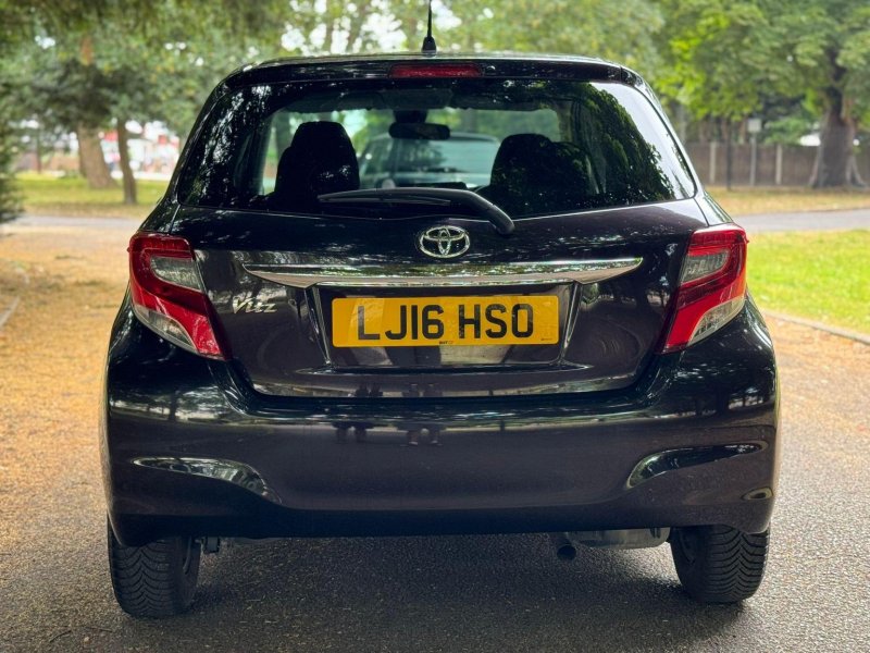 TOYOTA VITZ